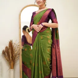 Quelea Woven Design Zari Pure Silk Banarasi Saree-image-81