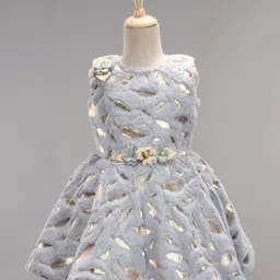 Enfance Sleeveless Feathers Foil Printed & Floral Applique Detailed Knee Length Dress - Grey-picture-32