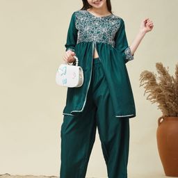 CurlyTales Girls Floral Embroidered Regular Kurta with Trousers-image-44