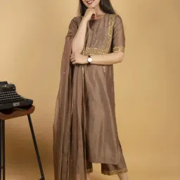 Ikshita Choudhary Brown Zardosi Chanderi Silk Embellished Straight Kurta-picture-30