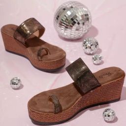 Inc.5 Women's Antique Gold Toe Ring Wedges-image-90