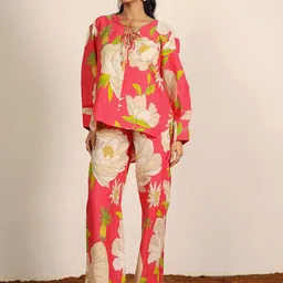 KAORI BY SHREYA AGARWAL Floral Printed Top With Trousers Co-Ords-image-11
