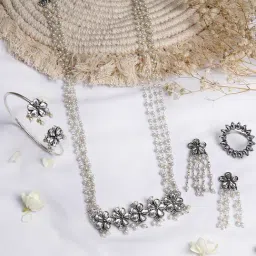 Teejh Pitara Collection Vyakhai Oxidized Jewellery Set-image-20