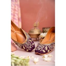 House of Vian Anaya Embroidered Juttis-picture-1