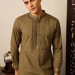 House of Pataudi Floral Yoke Design Thread Work Pure Cotton Jashn Kurta with Trousers-image-79