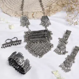 Teejh Pitara Collection Gurleen Oxidized Jewellery Set-image-2