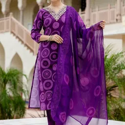 Brand Hill Geometric Printed V-Neck Beads and Stones Kurta With Trousers & Dupatta-picture-19