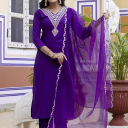 HERE&NOW Floral Yoke Design V-Neck Zari Straight Kurta With Trousers & Dupatta-image-95