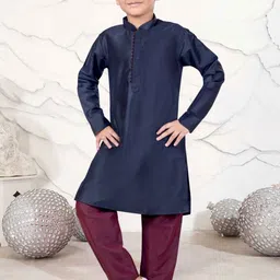 Pehanaava Boys Yoke Design Thread Work Kurta-89