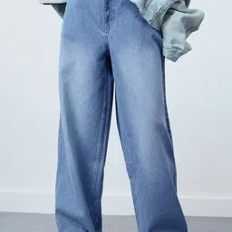 The Souled Store Women Icy Blue Mid-Rise Light Fade Stretchable Baggy Denim Jeans-image-73