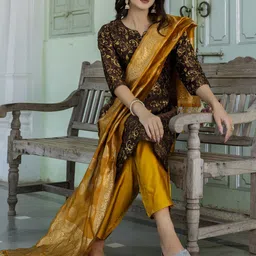 VredeVogel Women Floral Regular Kurta with Trousers & With Dupatta-4