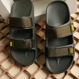 The Roadster Lifestyle Co. Men Self Design Sliders-picture-52
