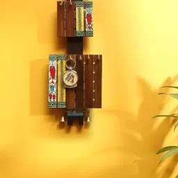 ExclusiveLane 'In-Key-Geneous' Madhubani Hand-Painted Key Holder In Sheesham & Teak Wood (6 Hooks)-image-34