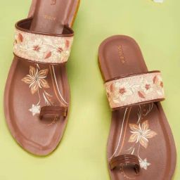 Paragon Women's Fig Toe Ring Sandals-image-89