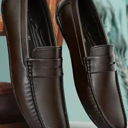 Aaeshu Men Synthetic Leather Loafers-picture-13