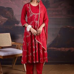 House of Pataudi Floral Embroidered Zari Work Kurta And Trouser With Dupatta-image-0