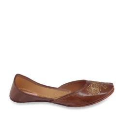 Fulkari Women's Cycle Tan Ethnic Juttis-image-18