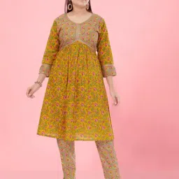 Aarika Kids Girls Yellow-Green Colour Cotton Floral Print Kurti Pant-image-89