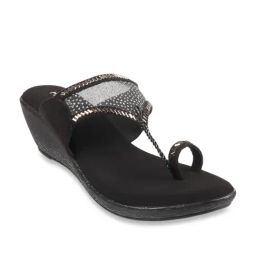 Metro Women's Black Thong Wedges-image-72