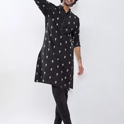 VASTRAMAY Floral Embroidered Mandarin Collar Straight Thread Work Kurta With Pyjamas-image-57