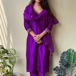 GoSriKi Women Ethnic Motifs Embroidered Regular Gotta Patti Kurta with Trousers & With Dupatta-picture-27