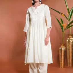 Daali White Regular Fit Embroidered Kurta-picture-9