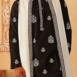 Jompers Men Floral Embroidered Regular Sequinned Kurta with Pyjamas & With Dupatta image 2