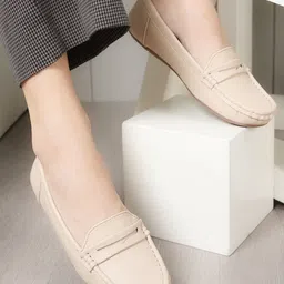 DressBerry Women Solid Round Toe Loafers-18