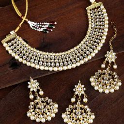 Peora Gold-Plated Kundan Studded White Choker Necklace Earrings Maangtikka Jewellery Set-43