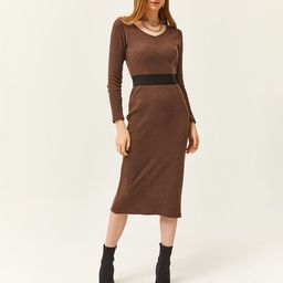 Olalook Cotton V-Neck Sheath Midi Dress-image-96