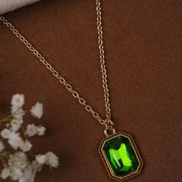 Zeraki Jewels Gold-Plated Square Pendants with Chains-9