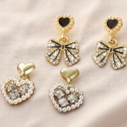 VAGHBHATT Women Black Earrings-11