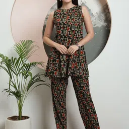 AMOUS Printed Boat Neck Top With Trousers Co-Ords-40