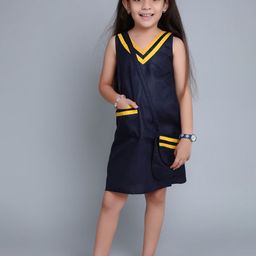 Pink Chick Girls V-Neck Sleeveless Cotton A-Line Dress With Matching Sling & Bow Clip-image-79