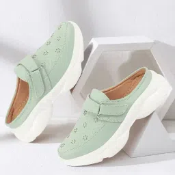 Fausto Women's Pista Green Mule Shoes-picture-11