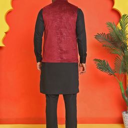 Anouk Men Regular Velvet Kurta with Pyjamas image 4