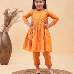 VASTRAMAY Girls Orange Printed SuitSets-image-55