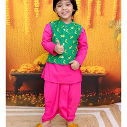 BownBee Pure Cotton Full Sleeves Solid Kurta Dhoti With Parrot Printed Jacket - Green-image-92