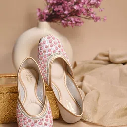 JM Looks Women Embellished Ethnic Mojaris Flats-image-61