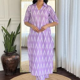 GoSriKi Women Geometric Printed Straight Kurta with Trousers-43