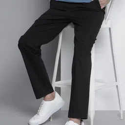 Tommy Hilfiger Men Solid Mid-Rise Regular Trousers-image-92