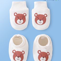 Babyoye  100% Cotton Quilted Fabric  Mittens and Booties with Marshmellow Embroidery - White-image-91