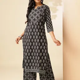 Vbuyz Women Floral Embroidered Regular Sequinned Pure Cotton Kurta with Palazzos-picture-14