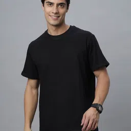NEON CHILLIE Men Solid Round Neck Cotton T-shirt-image-47