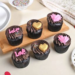 Love N Hearts Valentines Special Cupcakes-image-41