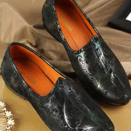 DAVINCHI Men Textured Leather Pointed Toe Mojaris-6