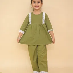 Little Ginnie Cotton Woven Three Fourth Sleeves Floral Embroidered Lace Detailed Kurta Pant Set - Green-picture-41