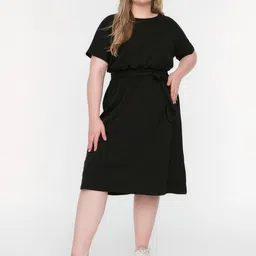 Trendyol Fit & Flare Dress-24