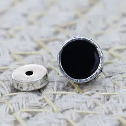 VAGHBHATT Circular Studs Earrings image 5