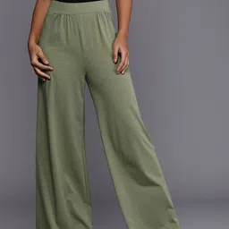 Boohoo Women Solid Mid Rise Wide Leg Trousers-image-12